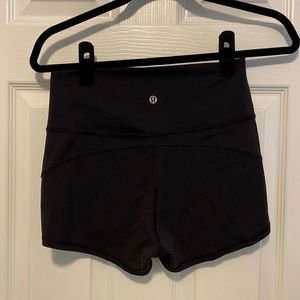 Lulu align shorts